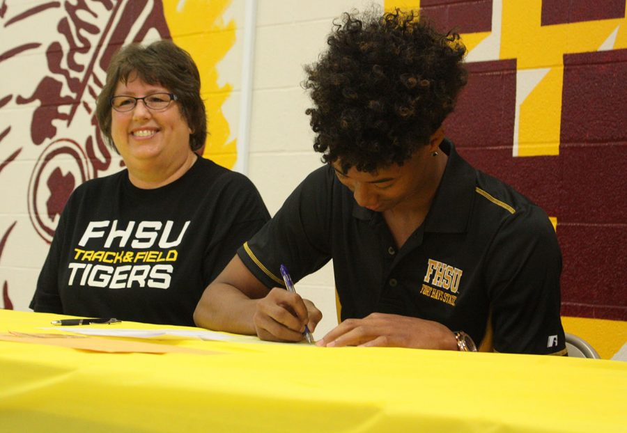 Senior Keith Dryden signs to FHSU track and field