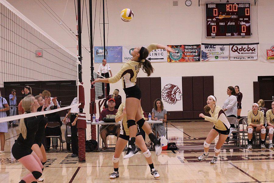 Volleyball goes 0-3 in Ulysses