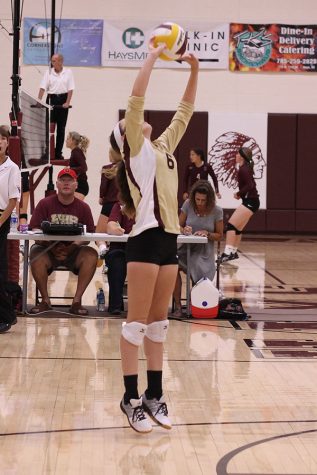 Volleyball went 4-2 in the Holcomb Invitational