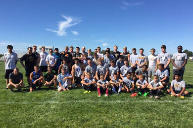 Alumni return to face current soccer team