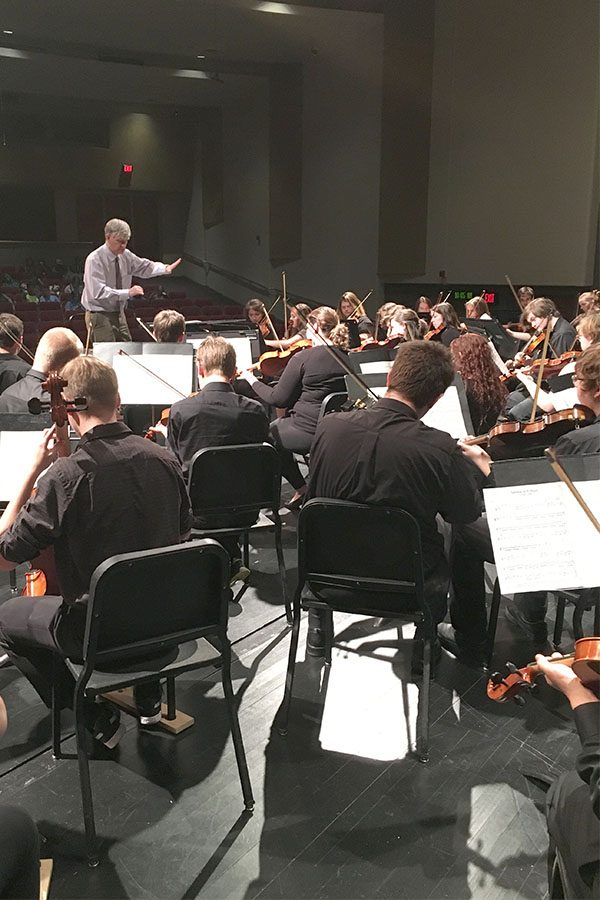 Orchestra+students+travel+to+Wichita+for+learning+opportunity