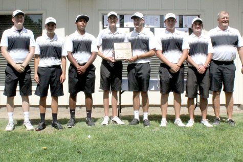 Golfers win 5th straight regional title; to make 9th straight state appearance