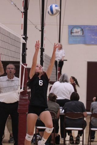 Volleyball splits in Maize
