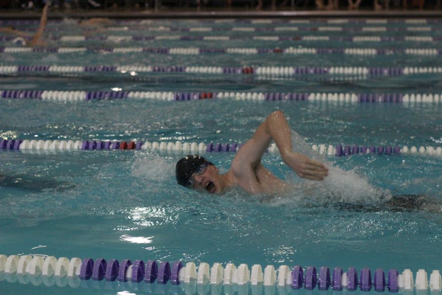 Blade Goering swimming his 200 yd freestyle event