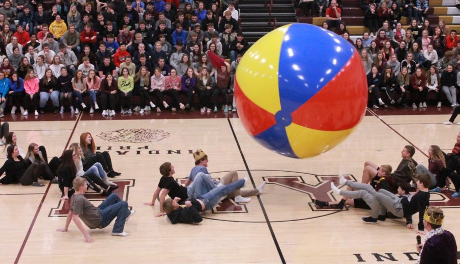 Seniors and freshmen participate in the first game of Crab Ball. The seniors one by one point and went on to play the juniors.
