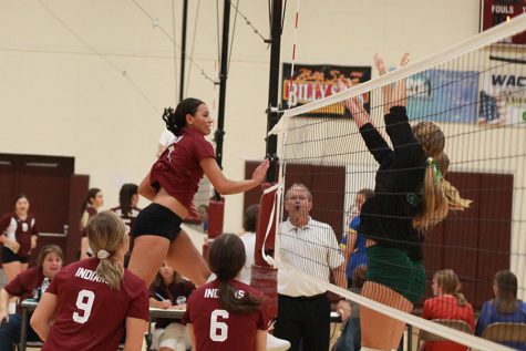 Volleyball ends home season with 2-0 finish