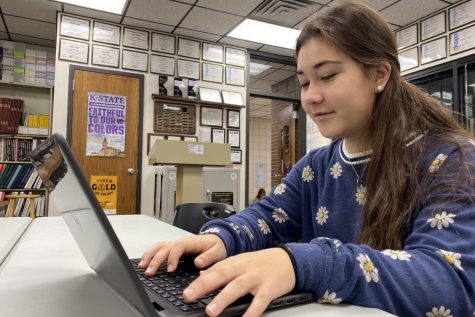 21st Century Journalism students host interviews, gain reporting experience