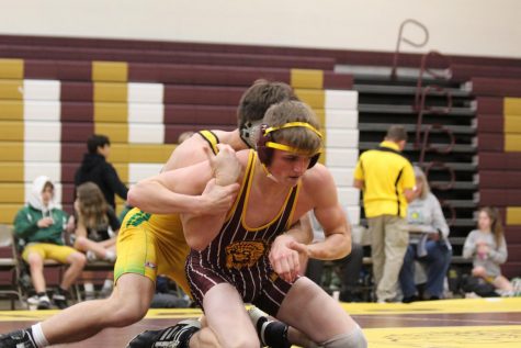 Indian wrestling goes 4-3 at Colby duels