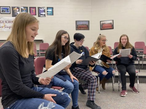 Chamber Singers ‘spread the love’ in Valentine’s Day Cabaret