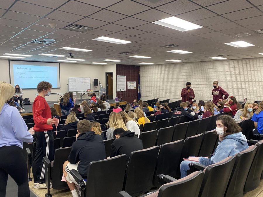 Hays High StuCo holds meeting on Oct. 22