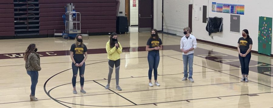 Leadership Team members answer questions during their activity with the freshmen on Dec. 9. This is the last leadership activity with the freshmen for the year.