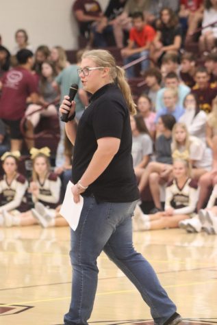 Hays High holds fall activities assembly