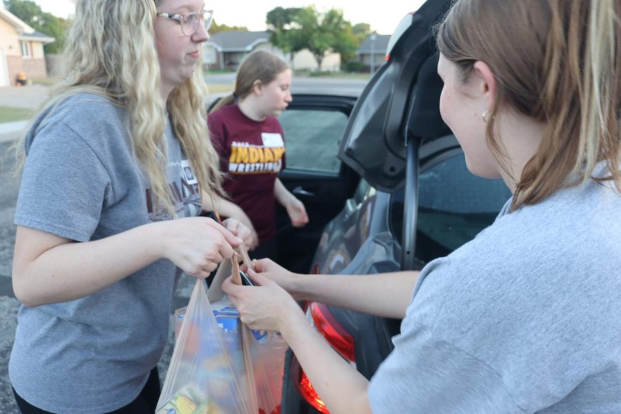 Student organizations lead Trick or Treat So Others Can Eat