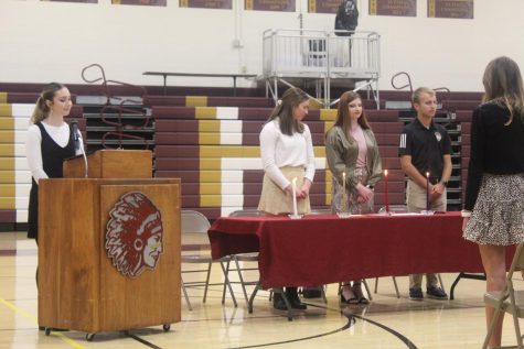 National Honor Society introduces news students into their program