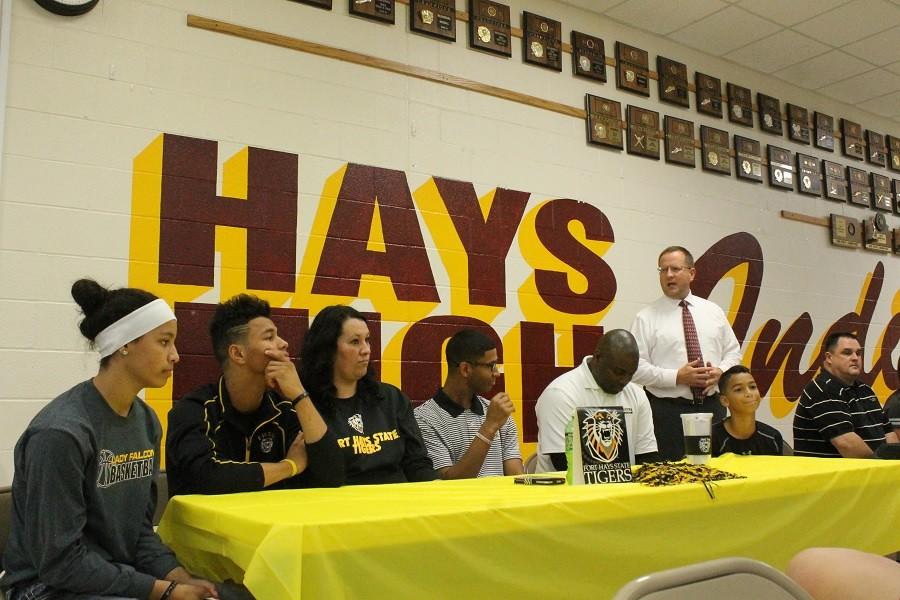 Isaiah Nunnery signs to Fort Hays for basketball.