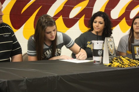 Senior Kylie Brown signs to Fort Hays