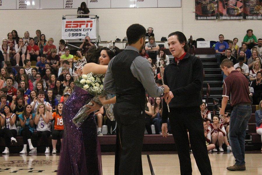 Seniors Isaiah Blackmon and Taylor Groen-Younger were crowned Indian Call queen and king.