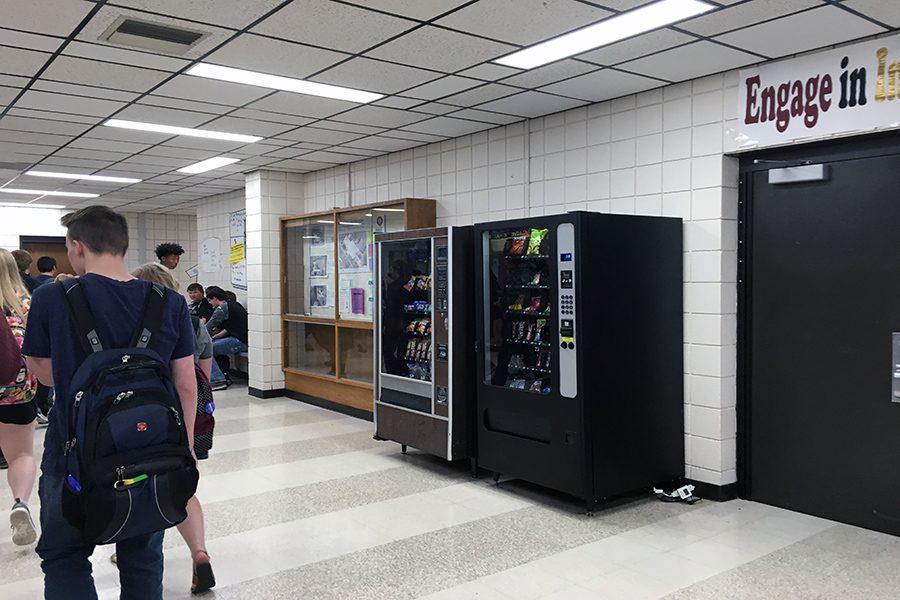 Students believe vending machines should be on during seminar