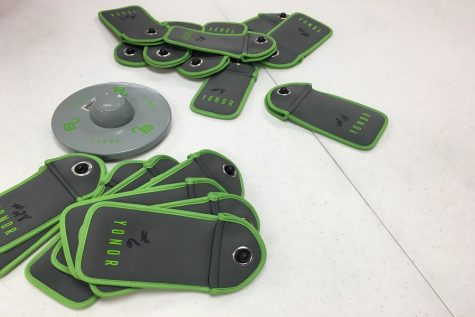 Wagoner classes test Yondr pouches for cellphones