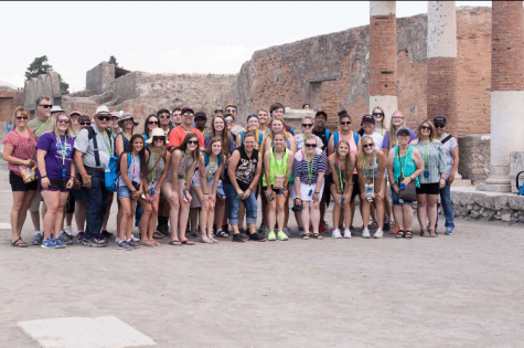 Students return home after 20 day Europe trip