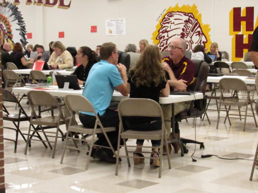 Conferences give parents time to discuss grades with teachers
