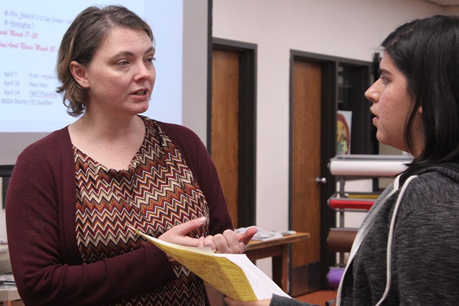 Forensics meeting prepares new students for competition