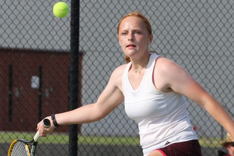 Girl tennis places first at first varsity meet