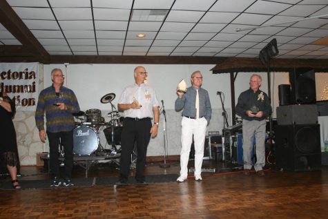 Instructor Bill Gasper and some of his band mates receive their awards at the alumni banquet on September 22.