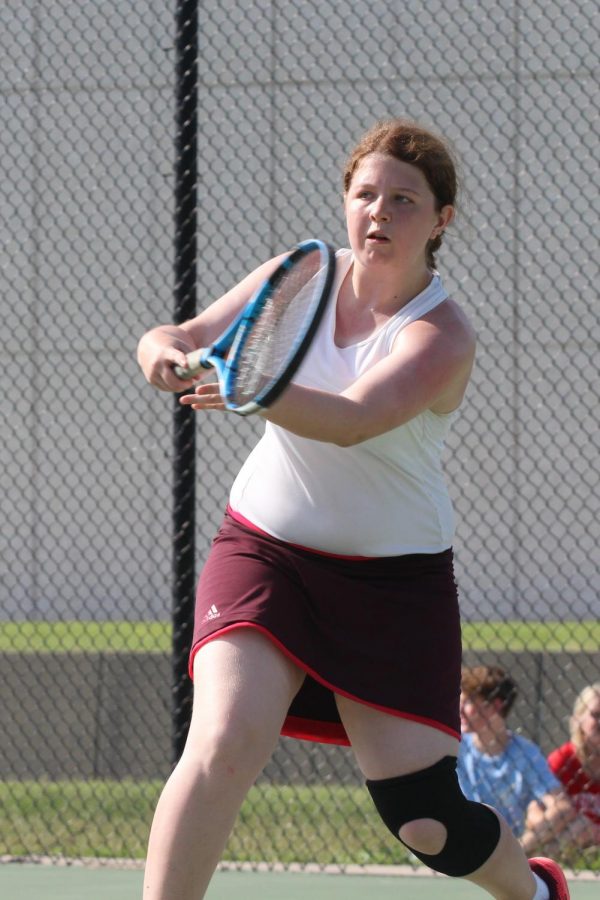Girls tennis participates in meets throughout September