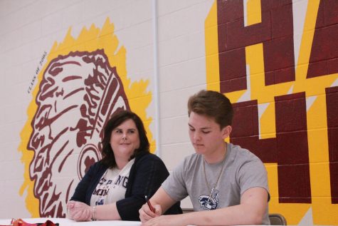 Senior Scout Perryman signs to Sterling
