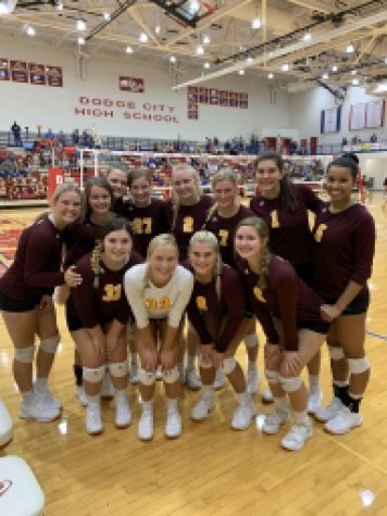 Volleyball goes 1-1 at sub-state tournament