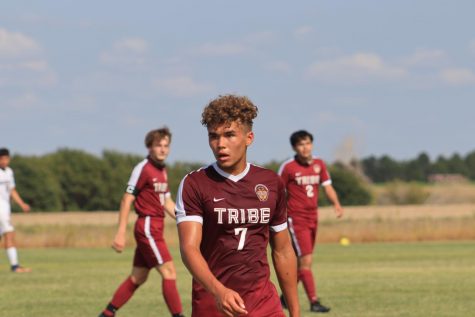 Boys soccer goes 2-1 during the week of Sept. 8- Sept. 12