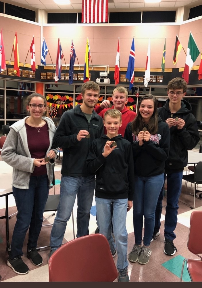 Twenty-one students earn spots on varsity, junior varsity Scholars Bowl ...