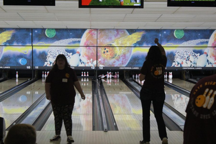 Unified bowling team starts season with roll-off event