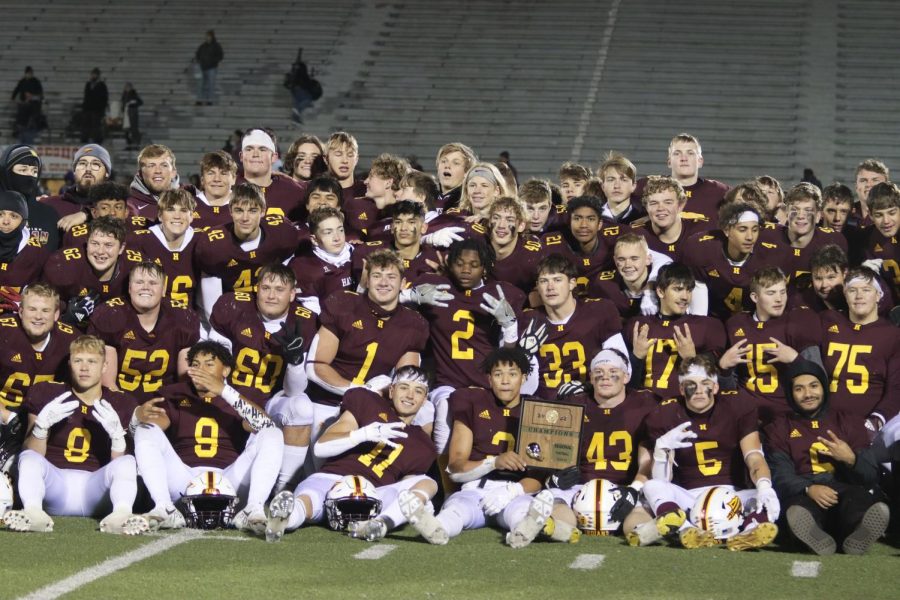 Football+heads+to+sub-state+after+cruising+past+Salina+Central
